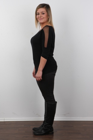 3. Download full pics of model Veronika (26) from czechcasting.com