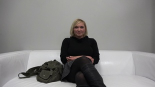 1. Download full pics of Jana (41) from czechcasting.com