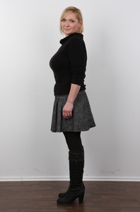 3. Download full pics of Jana (41) from czechcasting.com