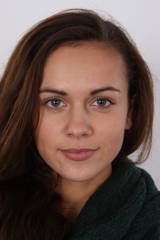 1. Download full pics of Sabina (22) from czechcasting.com