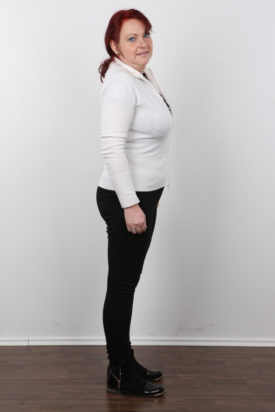 3. Download full pics of Monika (48) from czechcasting.com