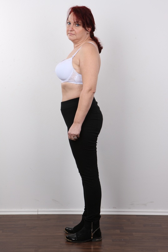 5. Download full pics of Monika (48) from czechcasting.com