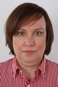 1. Download full pics of Ivana (49) from czechcasting.com