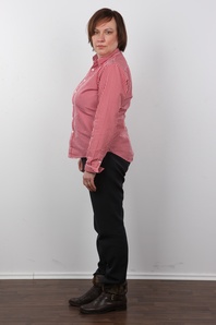 3. Download full pics of Ivana (49) from czechcasting.com