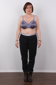 4. Download full pics of Ivana (49) from czechcasting.com