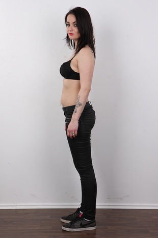 5. Download full pics of model Adela (25) from czechcasting.com