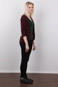 3. Download full pics of Jolana (20) from czechcasting.com