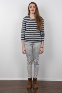 2. Download full pics of Alena (18) from czechcasting.com