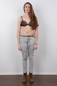 4. Download full pics of Alena (18) from czechcasting.com