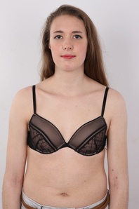 6. Download full pics of Alena (18) from czechcasting.com