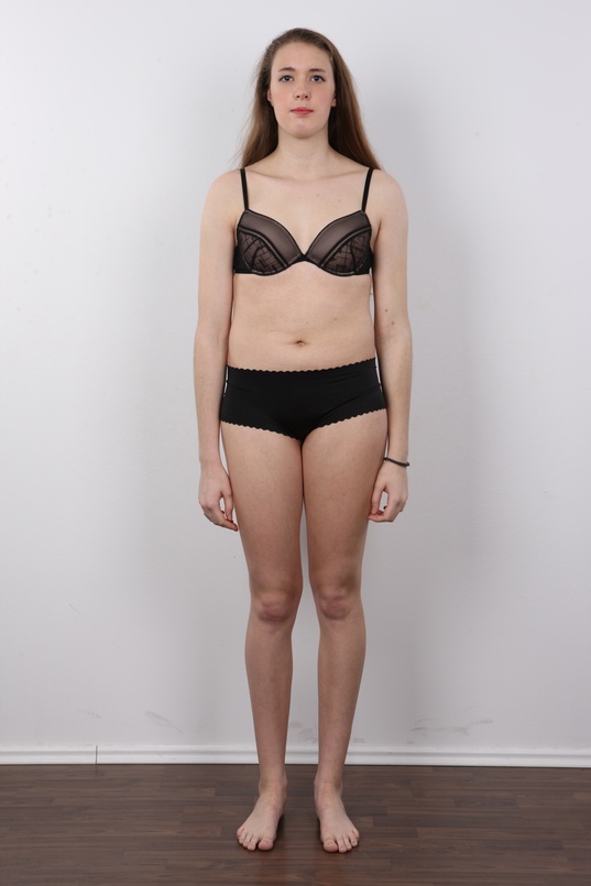 7. Download full pics of Alena (18) from czechcasting.com