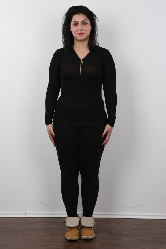 2. Download full pics of Marcela (18) from czechcasting.com