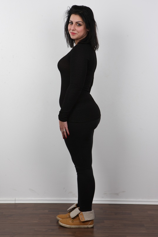 3. Download full pics of Marcela (18) from czechcasting.com