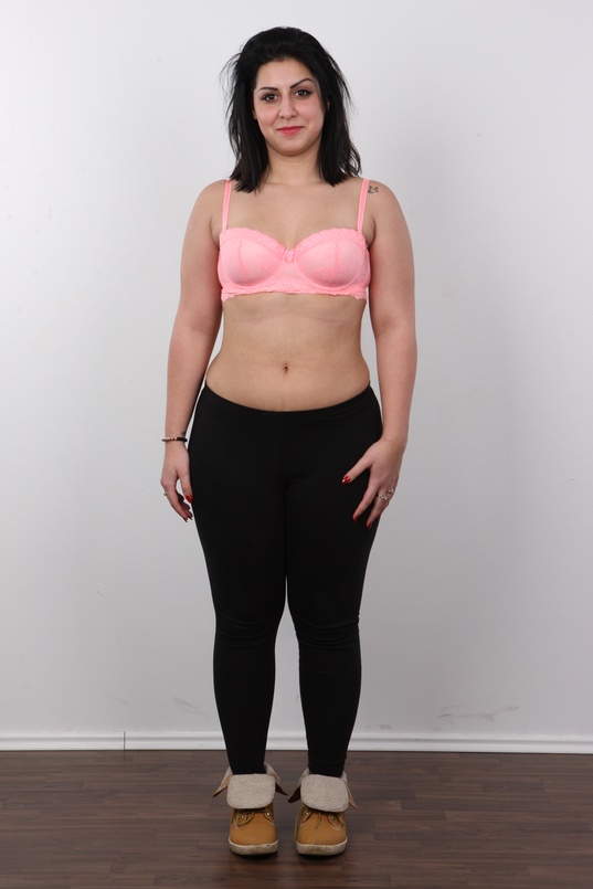 4. Download full pics of Marcela (18) from czechcasting.com