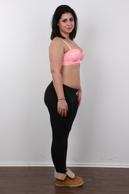 5. Download full pics of Marcela (18) from czechcasting.com