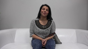 1. Download full pics of Helena (28) from czechcasting.com