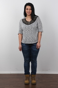 2. Download full pics of Helena (28) from czechcasting.com