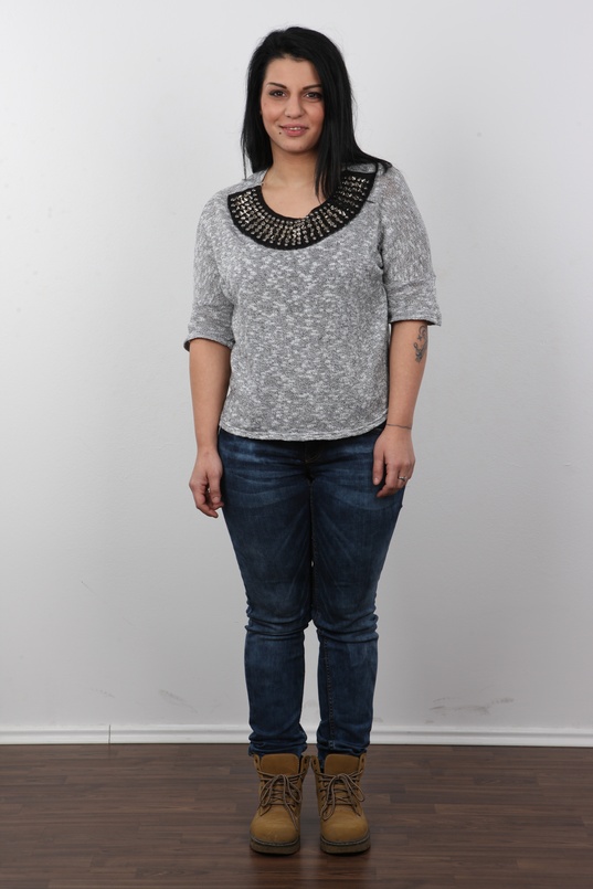 2. Download full pics of Helena (28) from czechcasting.com