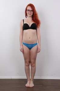 7. Download full pics of Aneta (22) from czechcasting.com