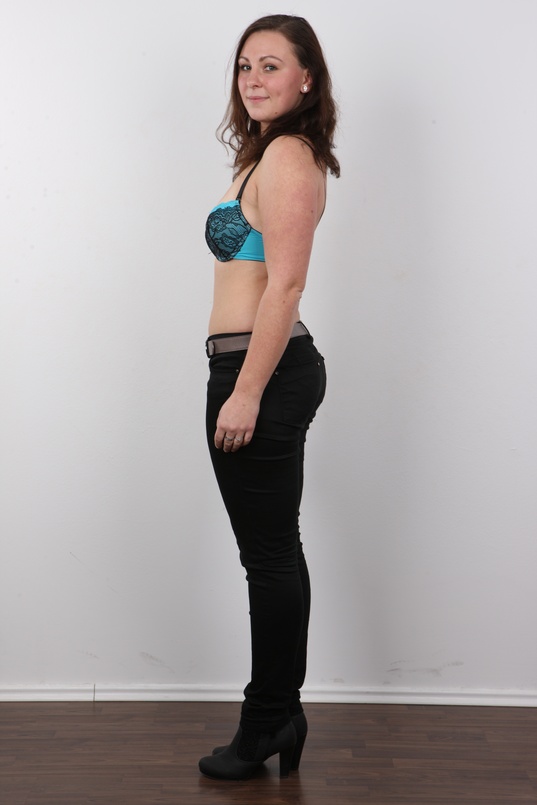 5. Download full pics of Andrea (24) from czechcasting.com