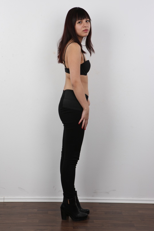 5. Download full pics of Miky (20) from czechcasting.com