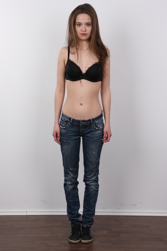 2. Download full pics of Barbora (23) from czechcasting.com