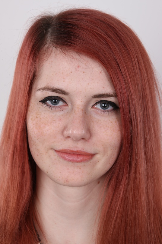 1. Download full pics of Svetlana (19) from czechcasting.com