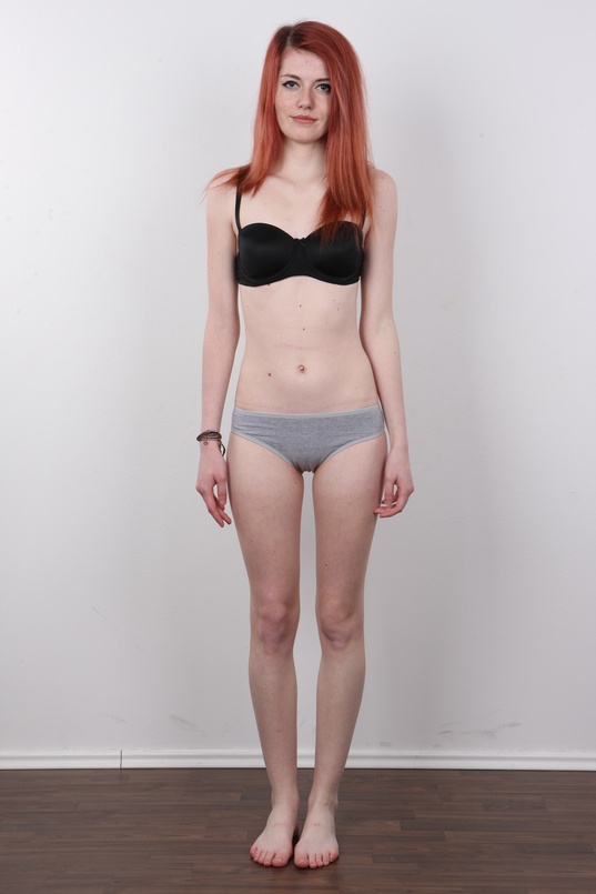 7. Download full pics of Svetlana (19) from czechcasting.com