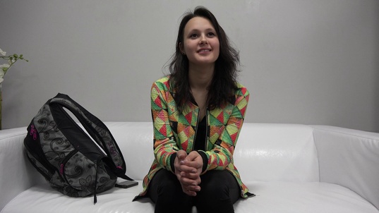 1. Download full pics of Radka (18) from czechcasting.com