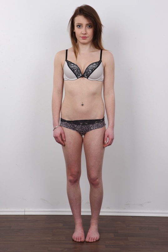 7. Download full pics of Denisa (19) from czechcasting.com