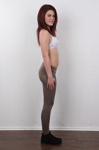 5. Download full pics of Anna (18) from czechcasting.com