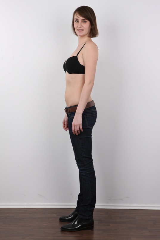 5. Download full pics of Martina (25) from czechcasting.com