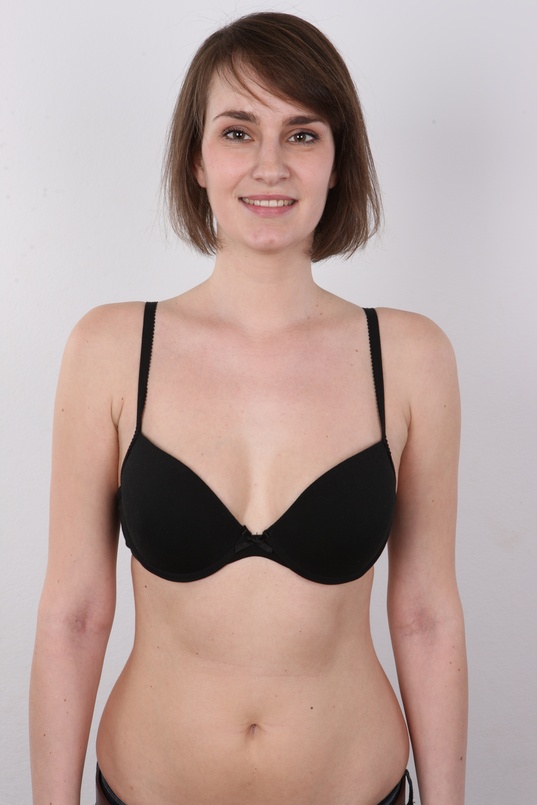 6. Download full pics of Martina (25) from czechcasting.com