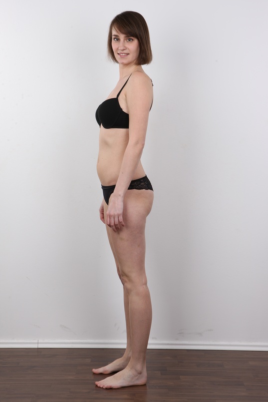 8. Download full pics of Martina (25) from czechcasting.com