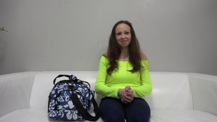 1. Download full pics of Jana (30) from czechcasting.com