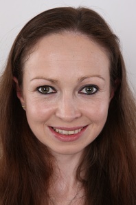 1. Download full pics of Jana (30) from czechcasting.com