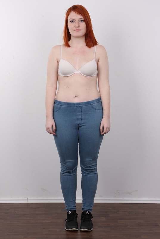 4. Download full pics of Barbora (19) from czechcasting.com