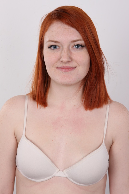 6. Download full pics of Barbora (19) from czechcasting.com