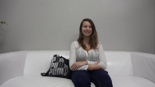 1. Download full pics of Sandra (19) from czechcasting.com