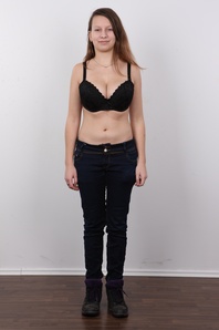 4. Download full pics of Sandra (19) from czechcasting.com