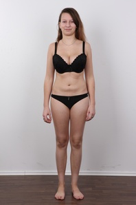 7. Download full pics of Sandra (19) from czechcasting.com