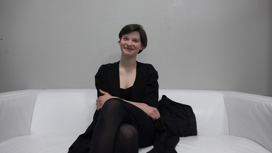 1. Download full pics of Anna (18) from czechcasting.com