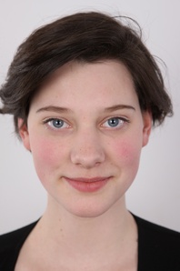 1. Download full pics of Anna (18) from czechcasting.com