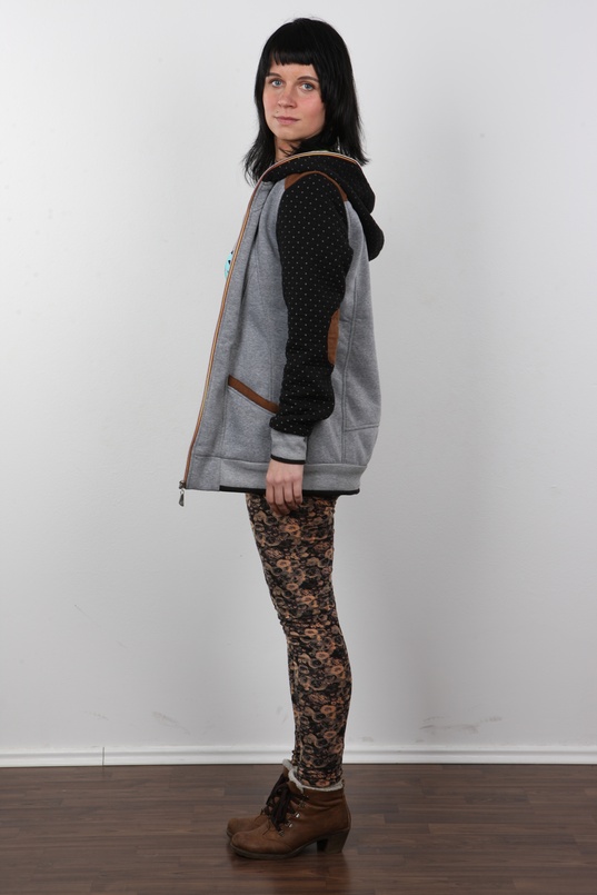 3. Download full pics of Katerina (29) from czechcasting.com