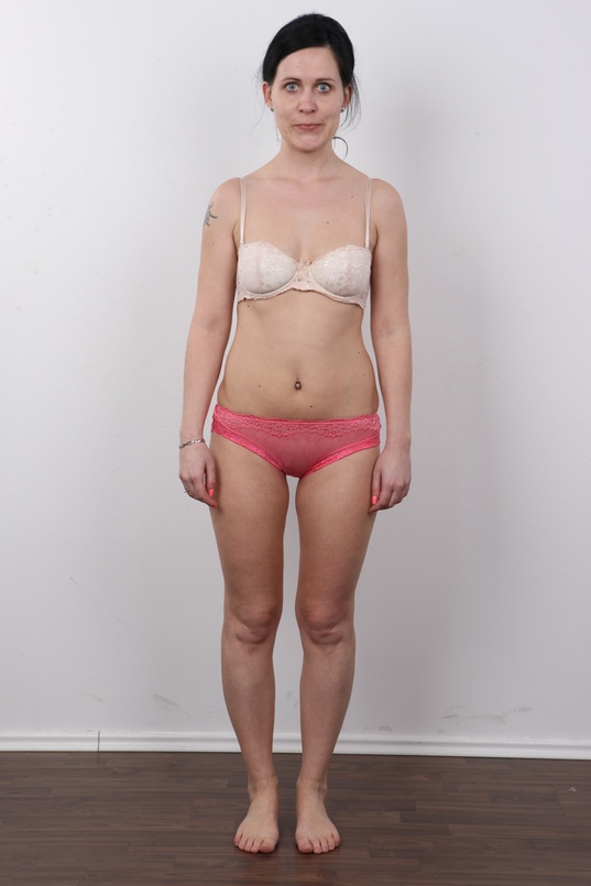 7. Download full pics of Lucie (31) from czechcasting.com