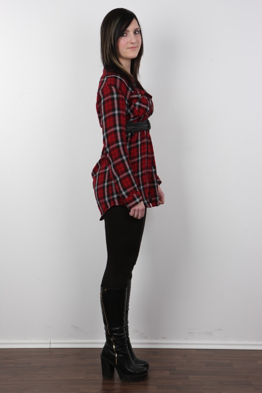 3. Download full pics of Barbora (18) from czechcasting.com