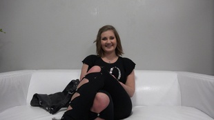 1. Download full pics of Liliana (20) from czechcasting.com