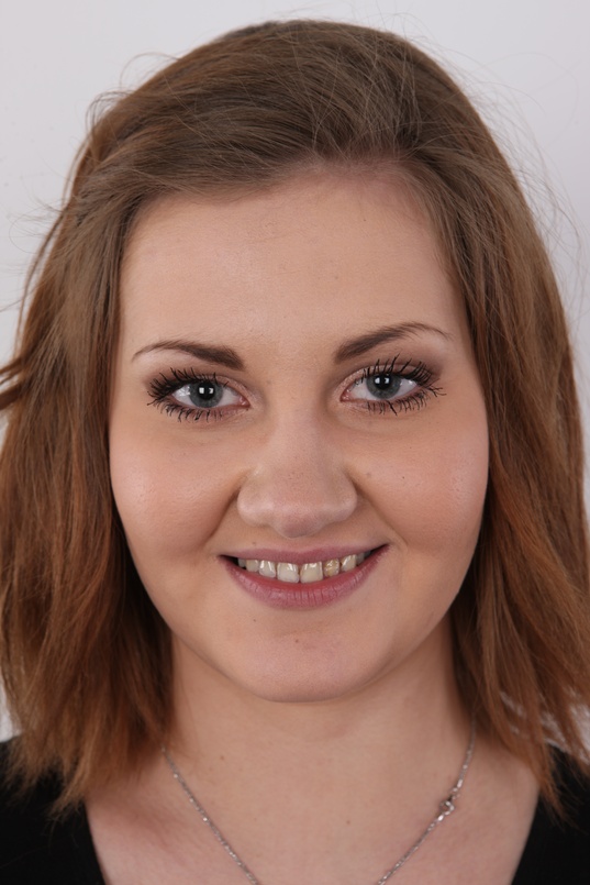 1. Download full pics of Liliana (20) from czechcasting.com