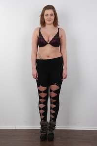 4. Download full pics of Liliana (20) from czechcasting.com