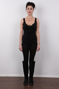 2. Download full pics of Monika (28) from czechcasting.com